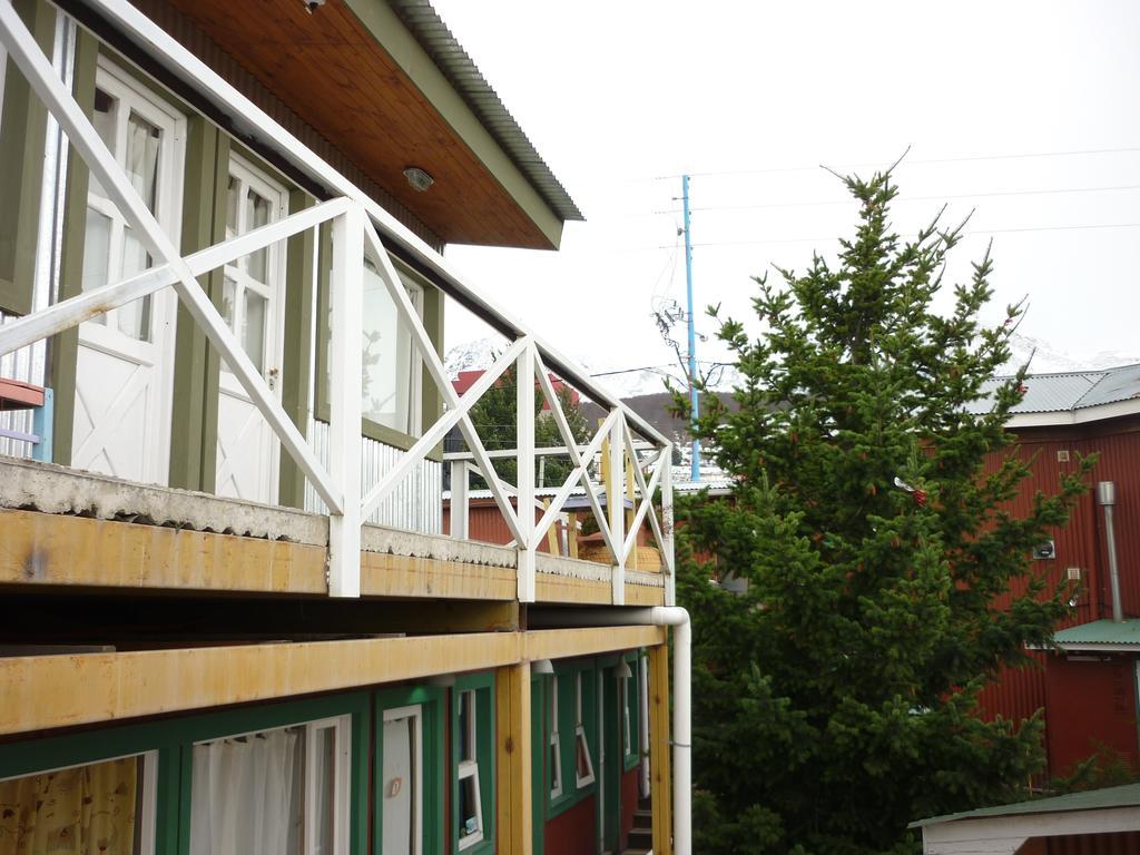 Hostel Los Cormoranes Ushuaia Esterno foto