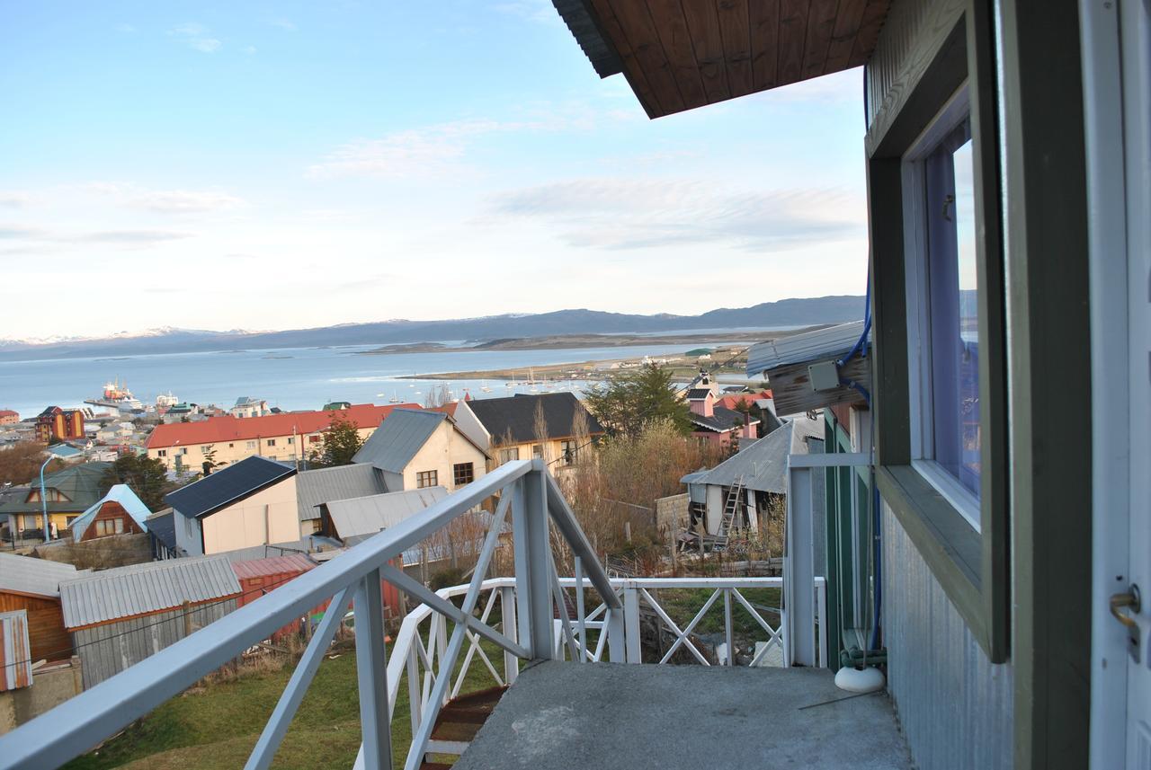 Hostel Los Cormoranes Ushuaia Esterno foto